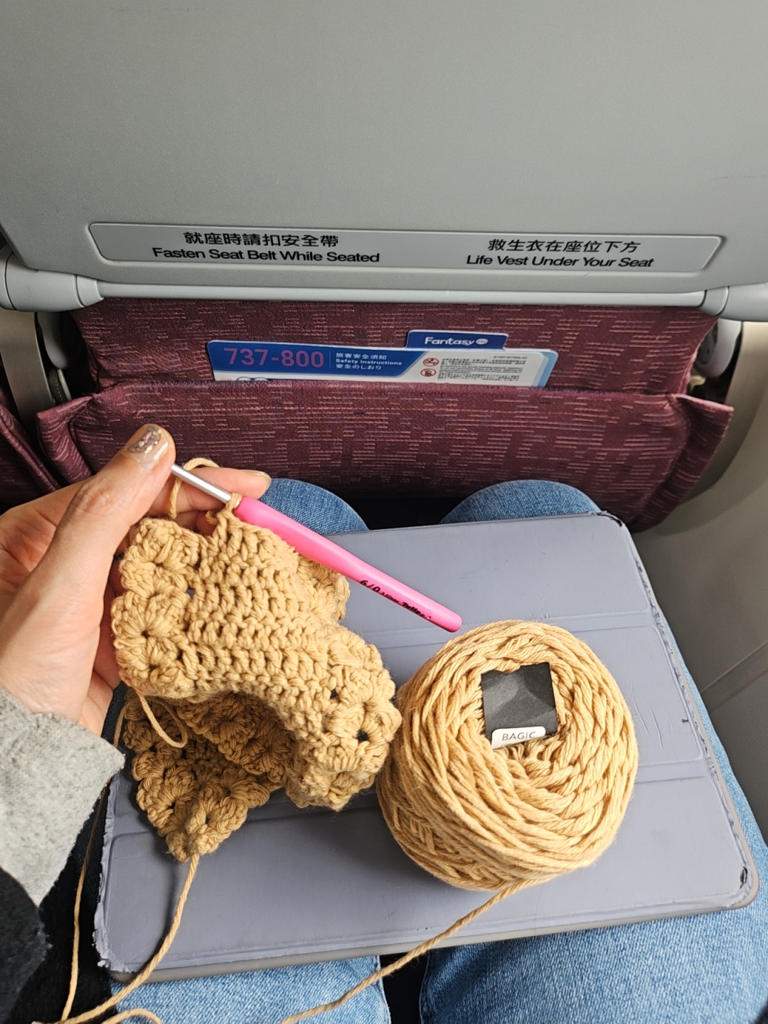 Knitting in Public: How Commuting Can Boost Mindfulness and Creativity
